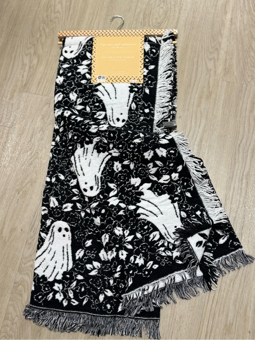 cupcake and cashmere Halloween Ghost Throw Blanket - Black & White